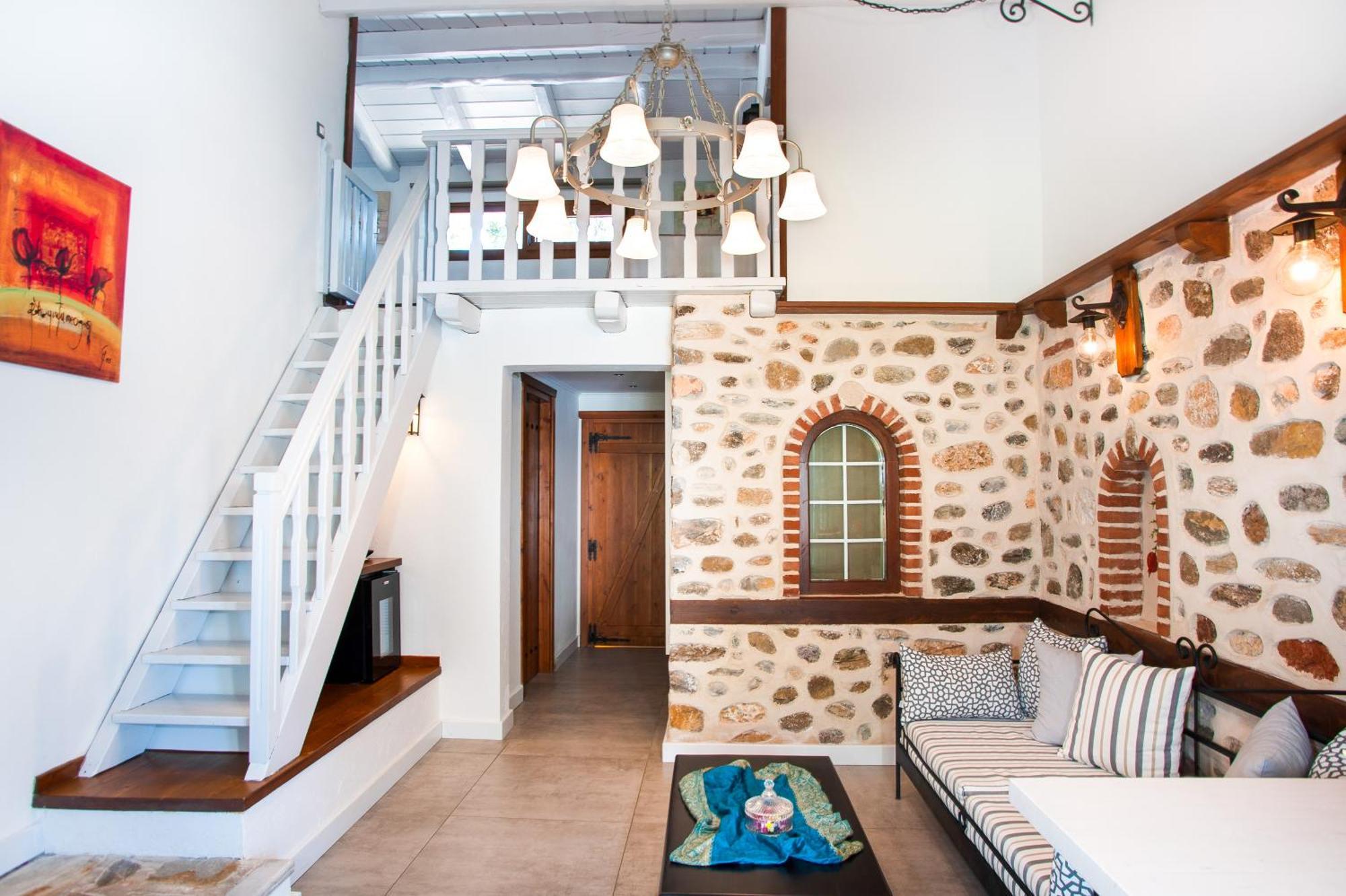 Maisonette Front Pool